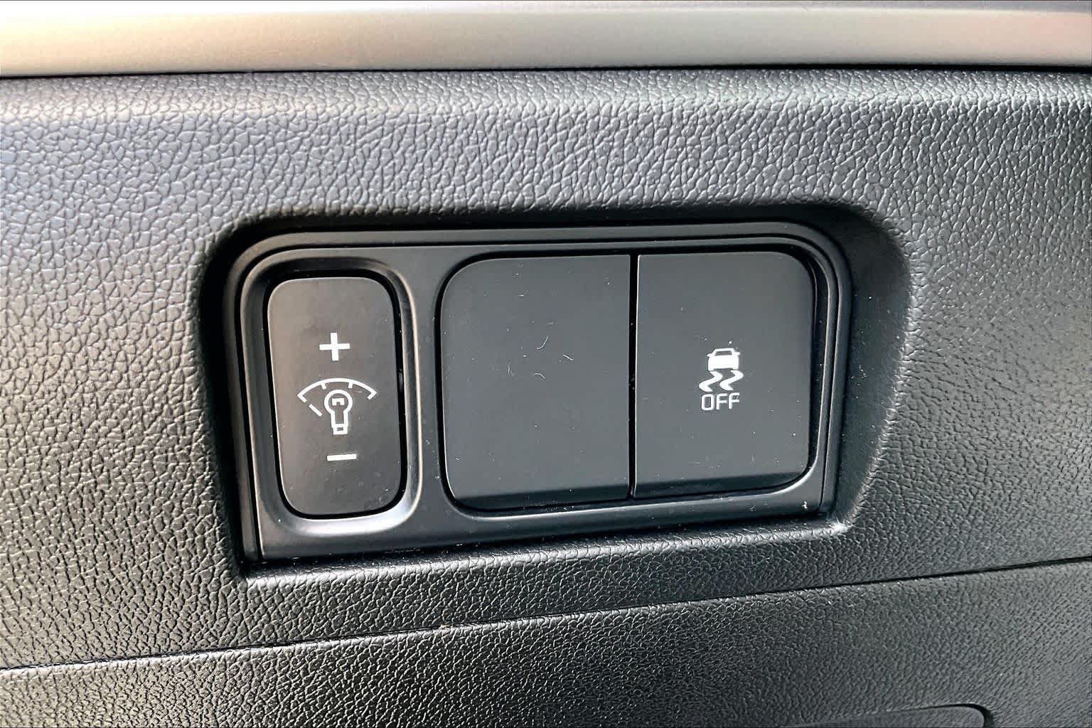 Certified 2024 Kia Sorento S FWD image 32