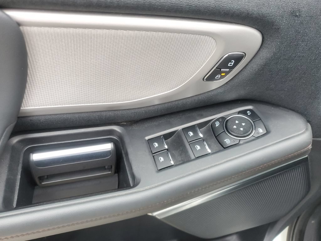 Used 2025 Ford Expedition Active AWD/4WD image 12