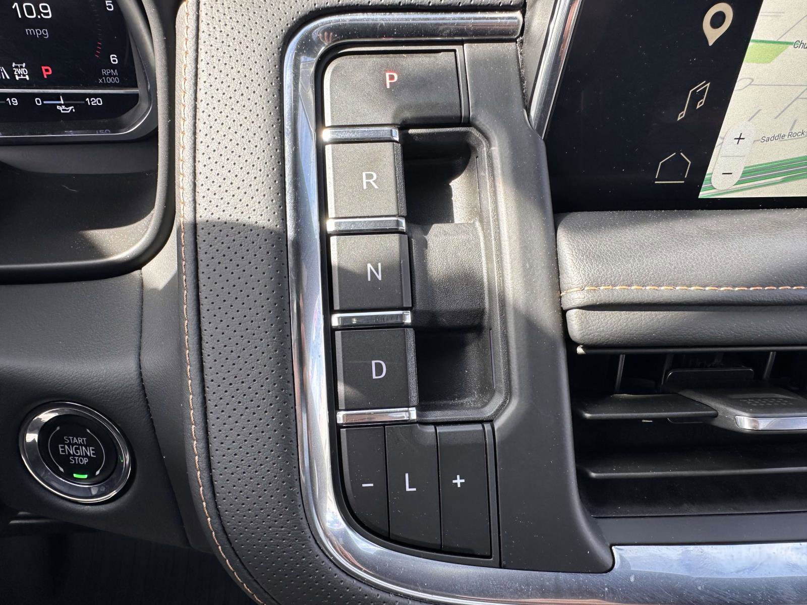 Used 2023 GMC Yukon AT4 AWD/4WD image 24