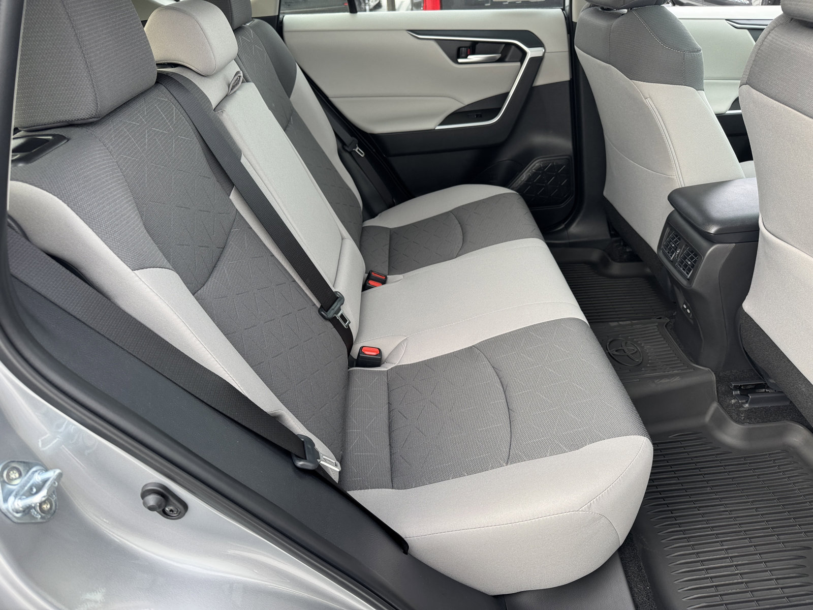 New 2025 Toyota RAV4 XLE image 5