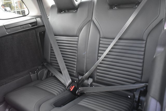 Used 2024 Land Rover Discovery S AWD/4WD image 17