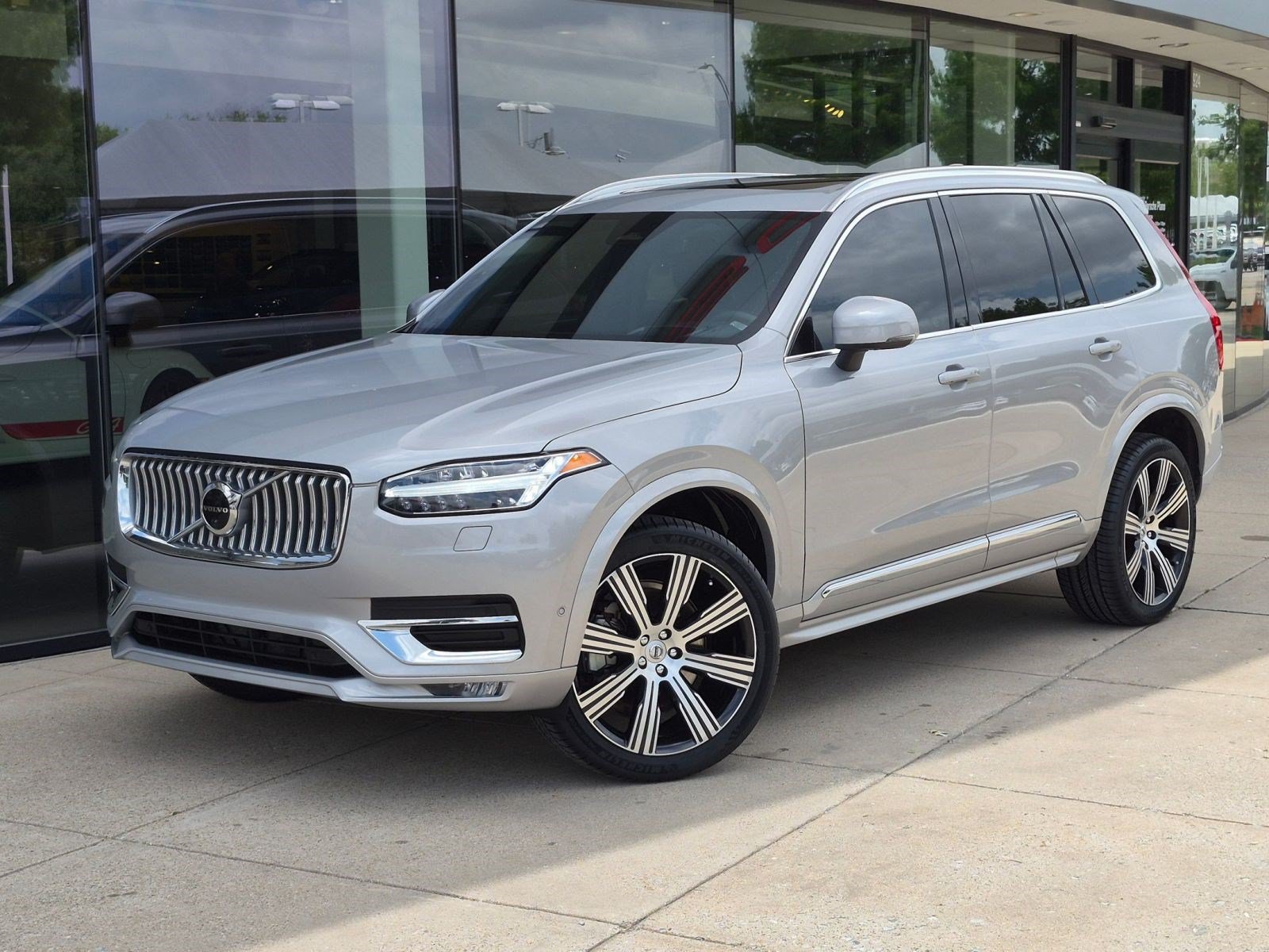 Used 2023 Volvo XC90 B6 Ultimate w/ Protection Package Premier AWD/4WD image 1