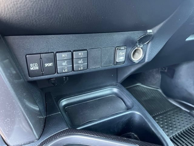 Used 2018 Toyota RAV4 SE w/ Power Extra Value Package AWD/4WD image 30