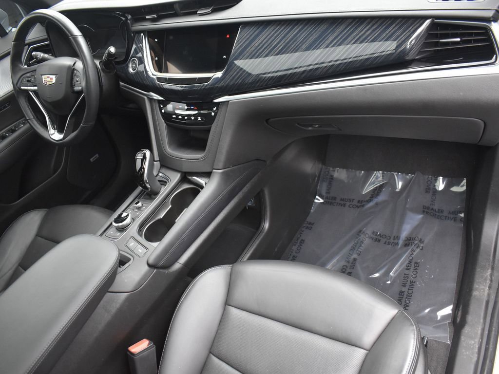 Certified 2024 Cadillac XT6 Premium Luxury w/ LPO, Floor Liner Package AWD/4WD image 24