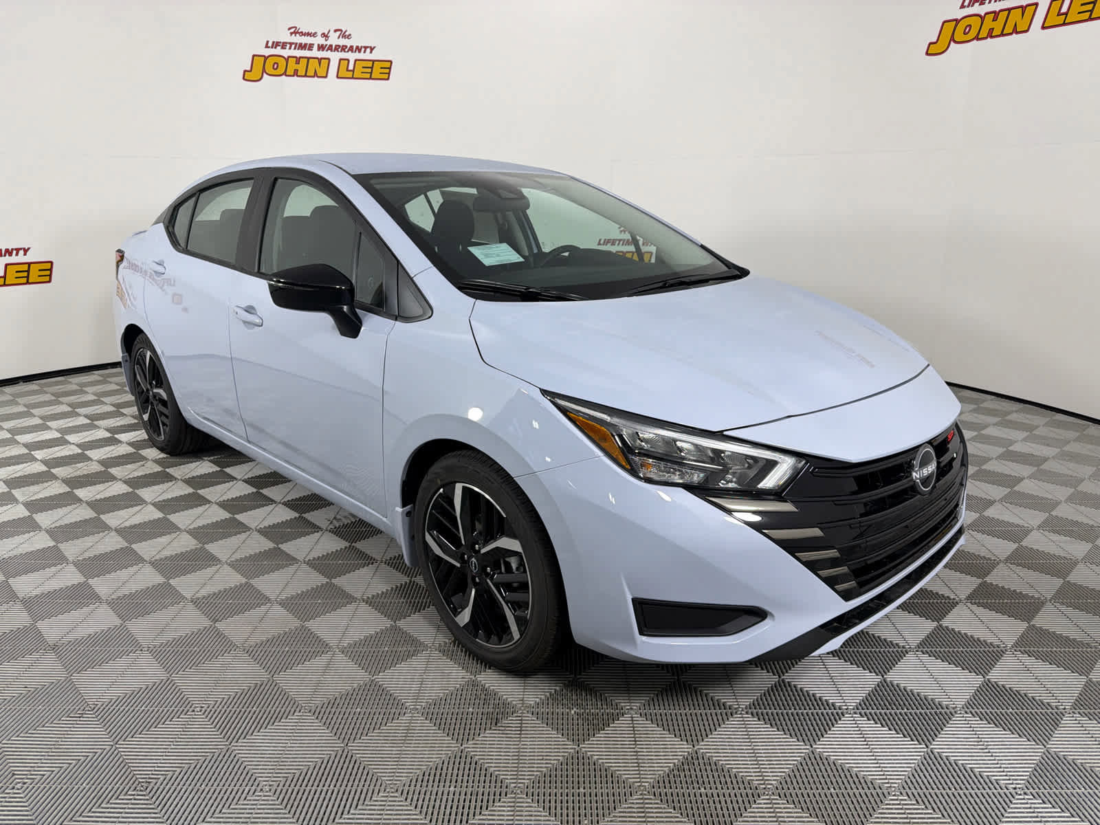 New 2025 Nissan Versa SR w/ Trunk Package image 8