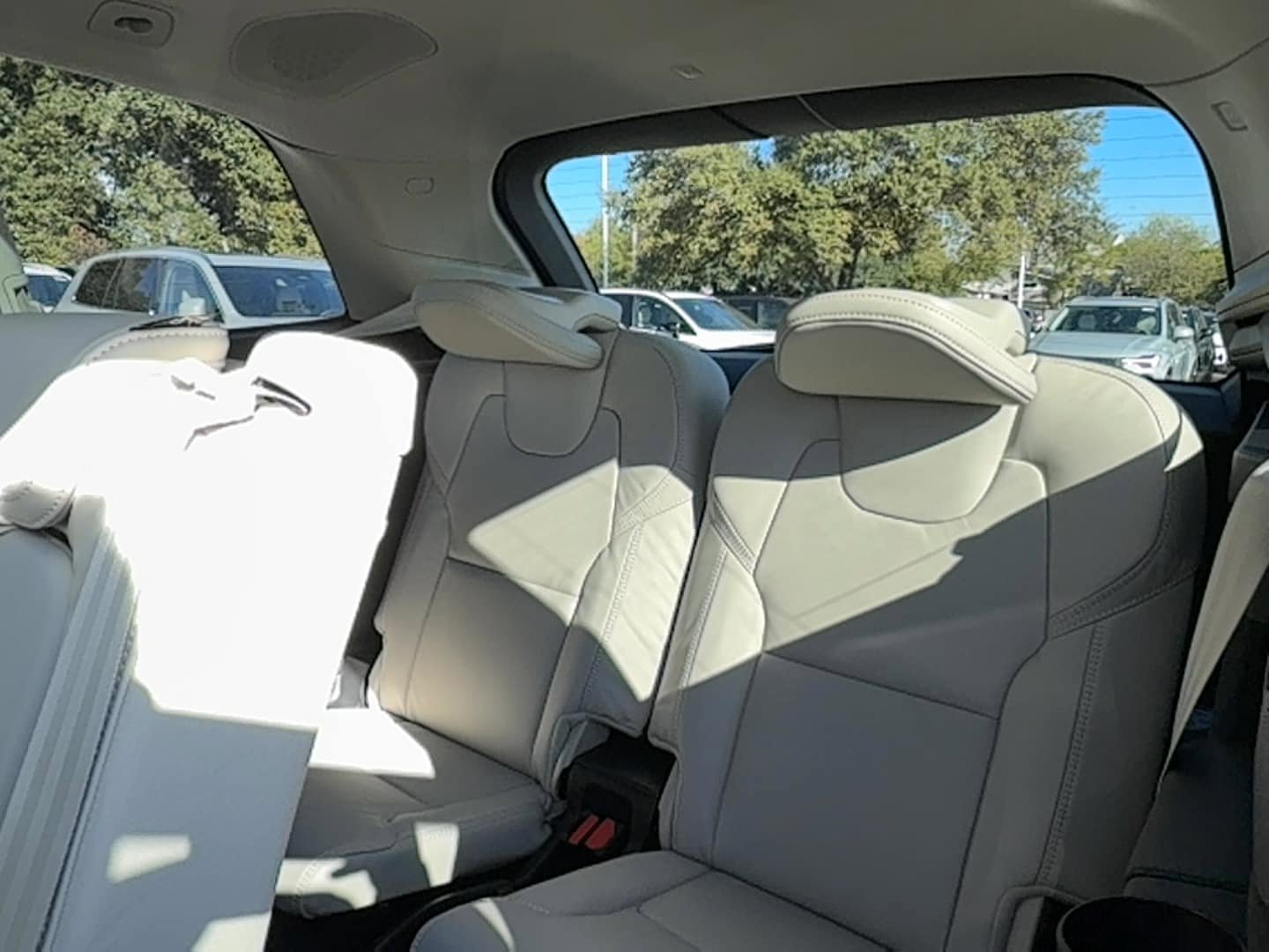 New 2026 Volvo XC90 B6 Ultra w/ Protection Package image 15