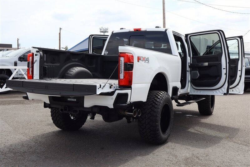 Used 2023 Ford F350 Platinum AWD/4WD image 42