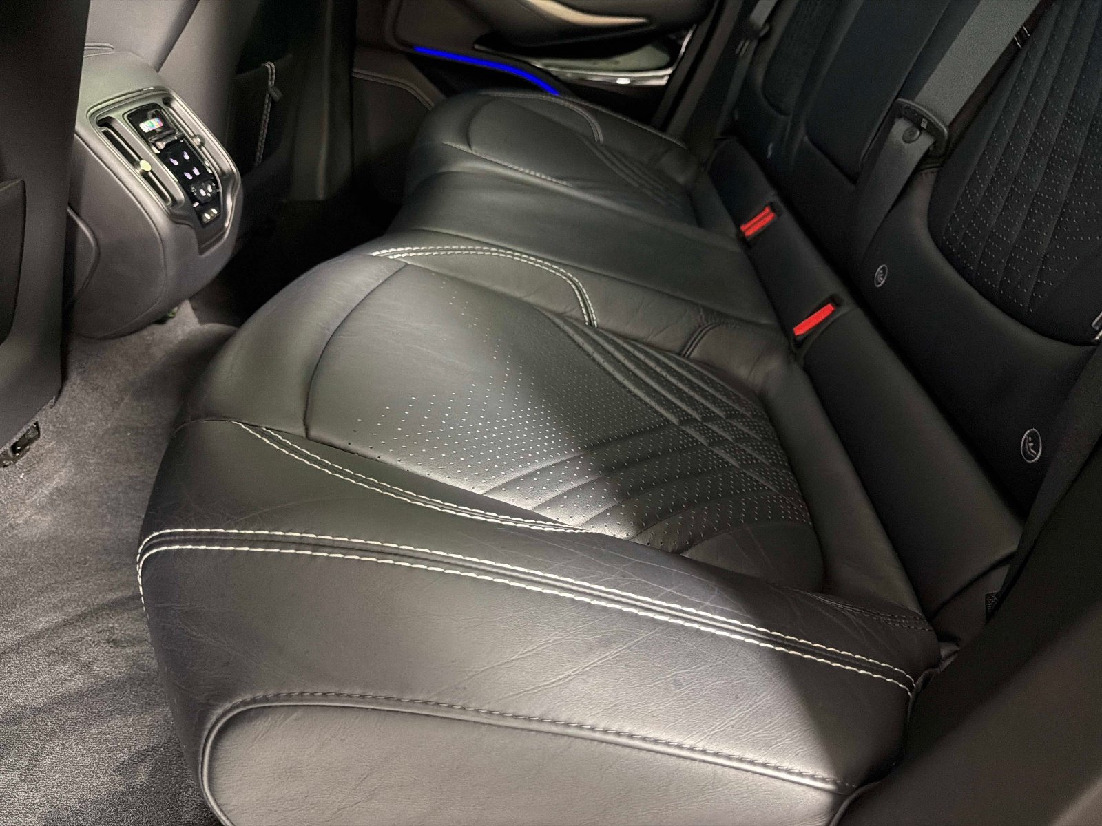 Used 2023 Aston Martin DBX AWD/4WD image 67