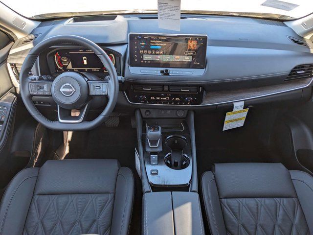 New 2025 Nissan Rogue Platinum w/ Platinum Premium Package image 17