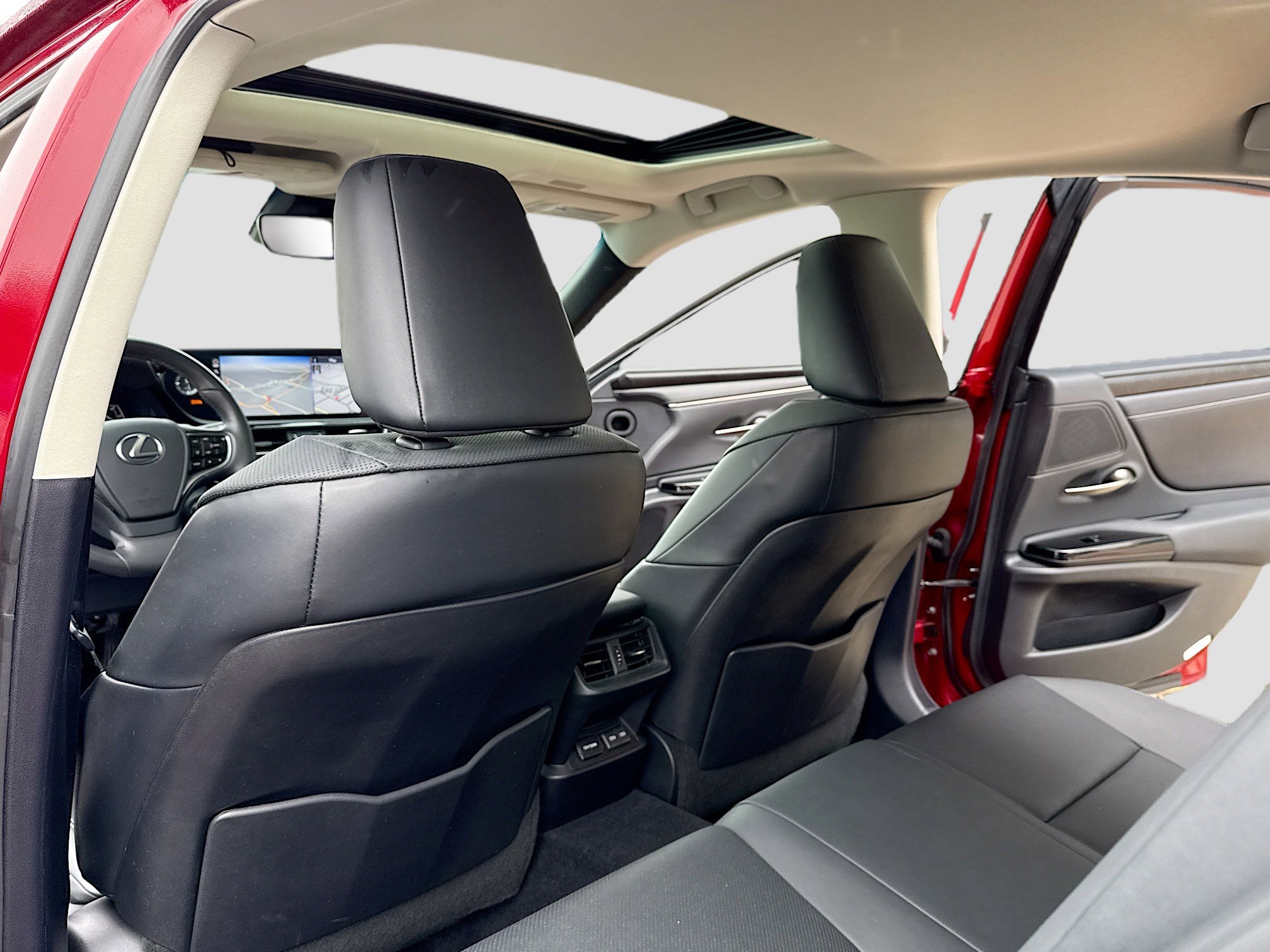 Used 2022 Lexus ES 250 w/ Premium Package image 6