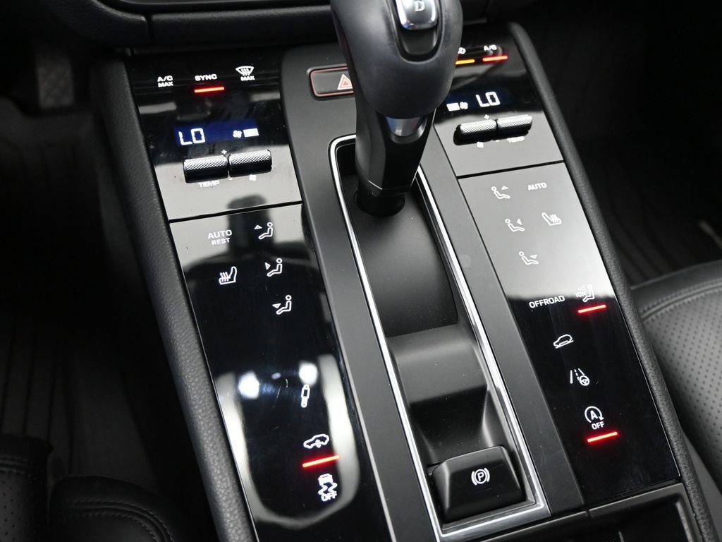 Certified 2023 Porsche Macan S image 13