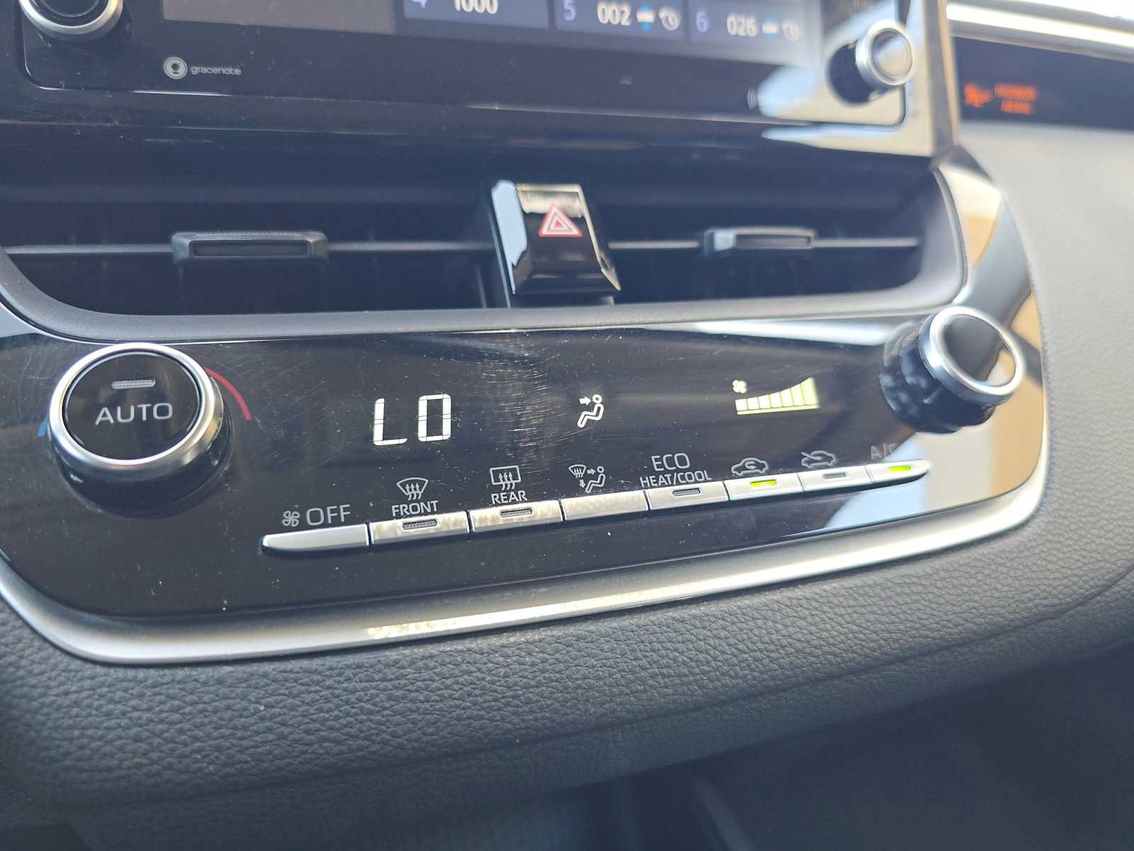 Certified 2022 Toyota Corolla LE FWD image 32