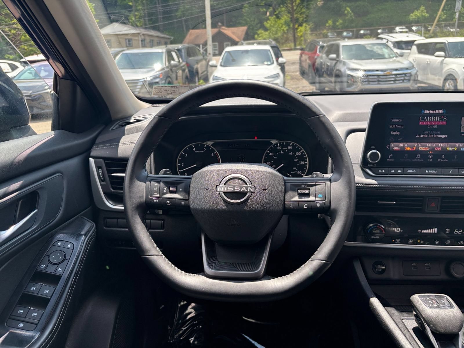 Used 2025 Nissan Rogue SV FWD image 36