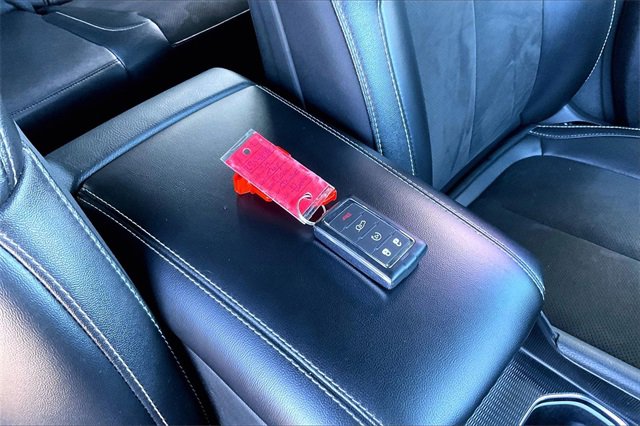 Used 2024 Jeep Grand Cherokee L Laredo image 11