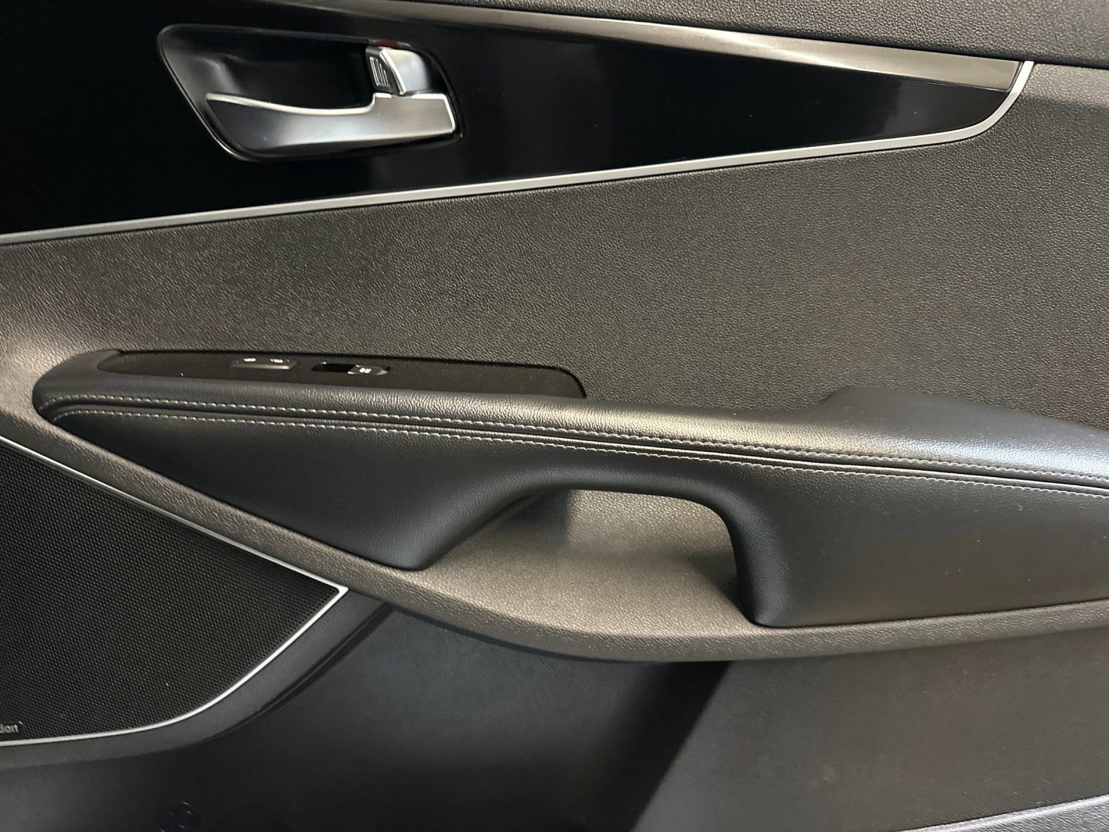 Used 2019 Kia Sorento SX image 23