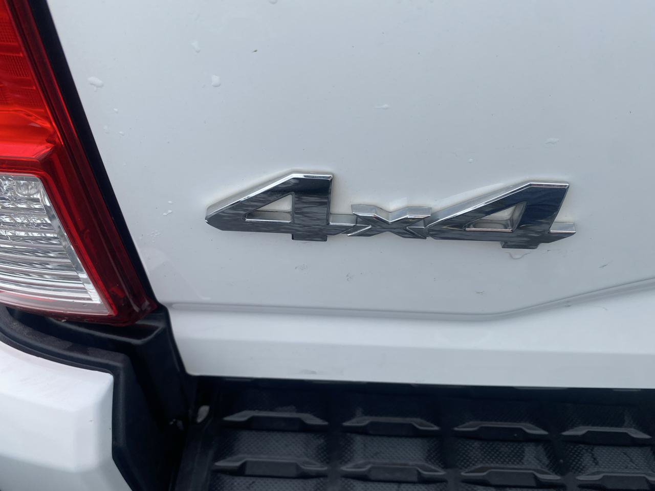 Used 2016 Toyota Tacoma SR w/ Towing Package AWD/4WD image 10