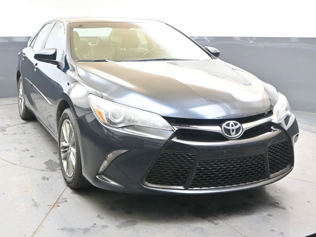 Used 2017 Toyota Camry SE w/ Moonroof Package image 8