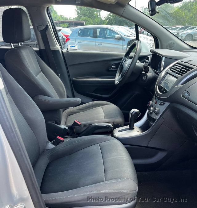 Used 2016 Chevrolet Trax LT AWD/4WD image 14