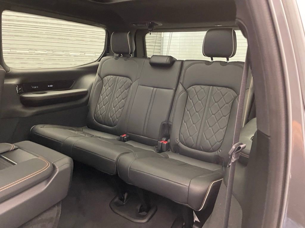 New 2026 Jeep Grand Wagoneer Summit AWD/4WD image 27