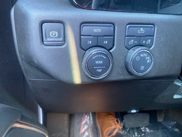 Used 2025 Chevrolet Silverado 1500 LT AWD/4WD image 16