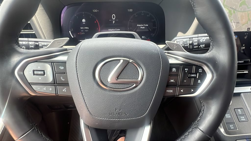 Used 2025 Lexus GX 550 w/ Accessory Package (2T) AWD/4WD image 26