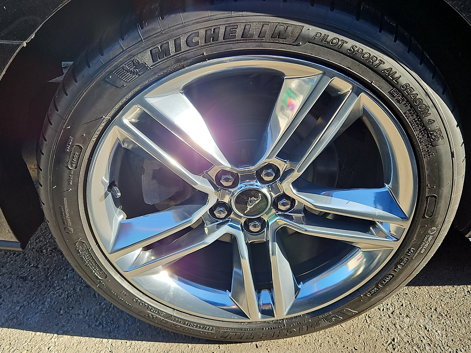 Used 2018 Ford Mustang Premium w/ Pony Package RWD image 11