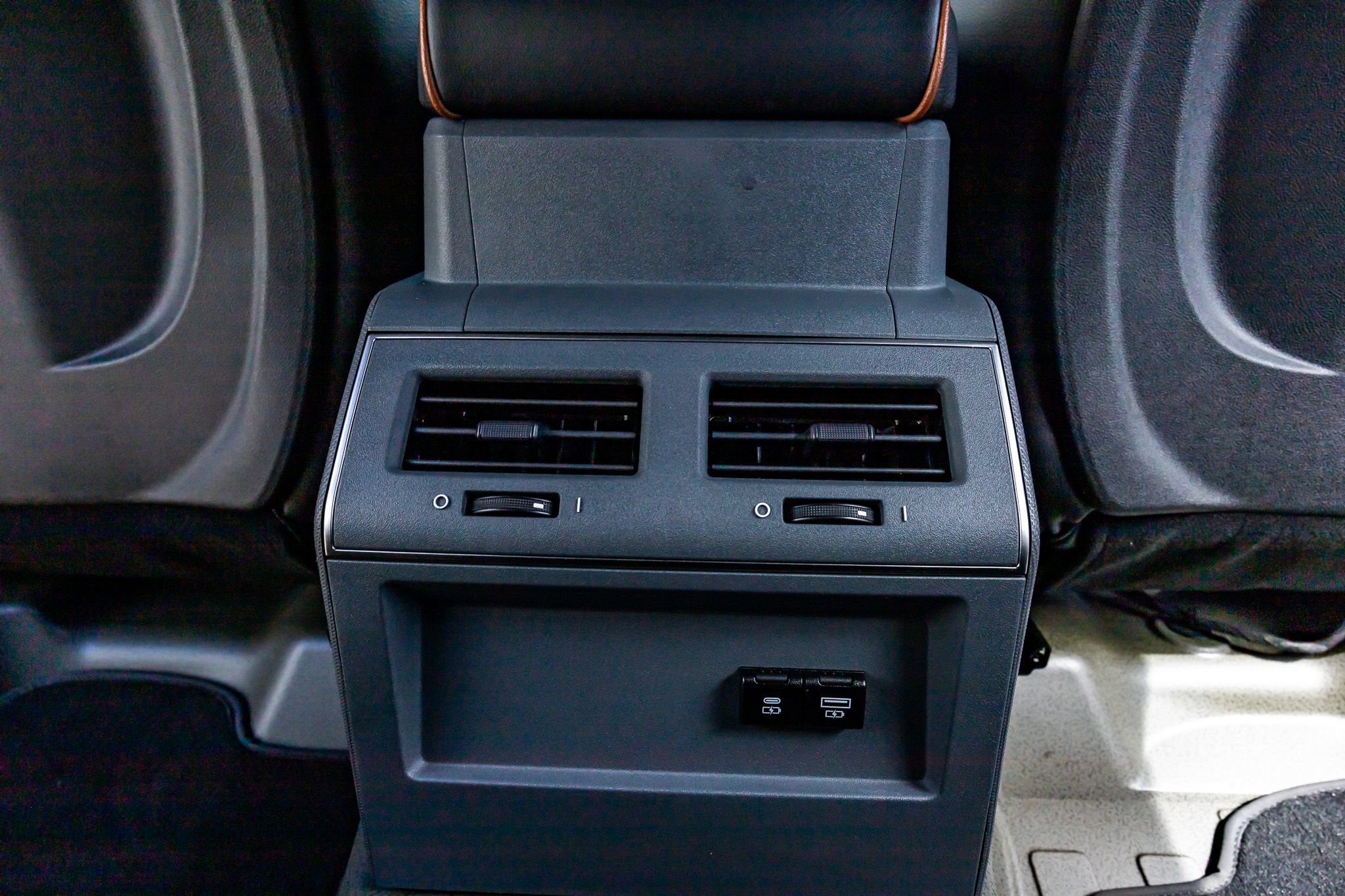 Used 2025 INEOS Grenadier AWD/4WD image 32