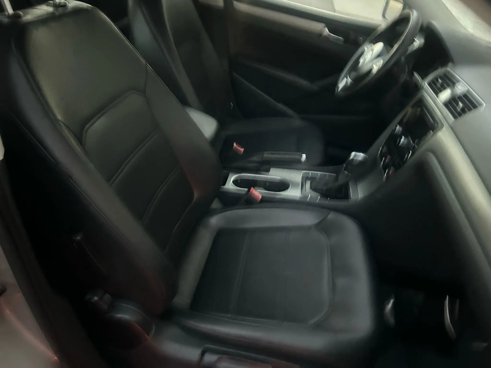 Used 2014 Volkswagen Passat TDI SE FWD image 15