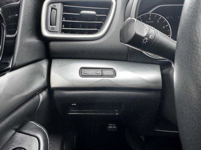 Used 2022 Nissan Maxima SV w/ Floor Mat Group FWD image 25