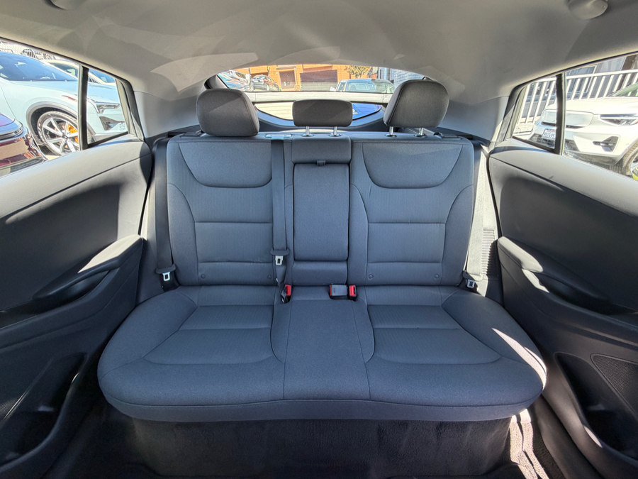 Used 2022 Hyundai Ioniq SE FWD image 36