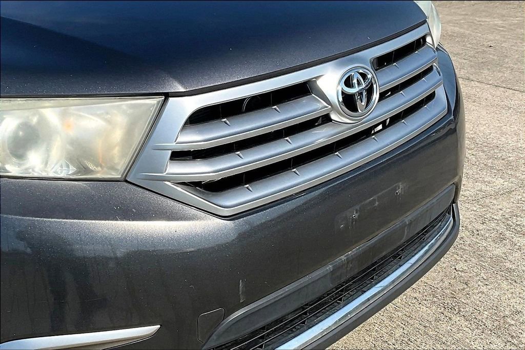 Used 2012 Toyota Highlander SE w/ Tow Pkg image 34