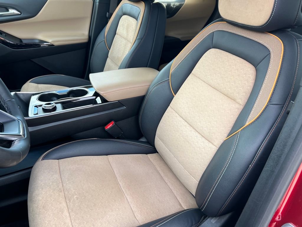 Used 2025 Chevrolet Equinox ACTIV w/ Safety and Technology Package image 10