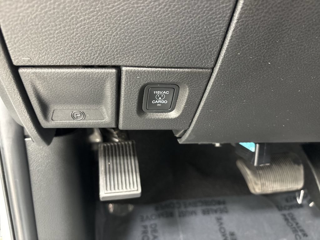 Used 2024 RAM 2500 Laramie AWD/4WD image 32