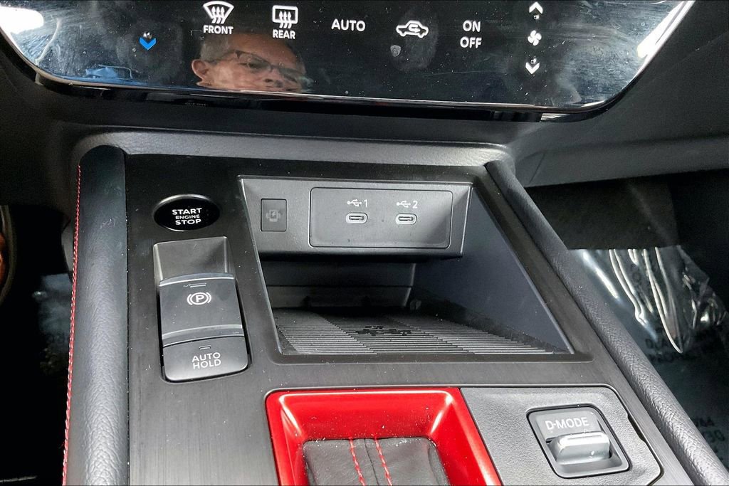 Used 2025 Nissan Kicks SR image 31