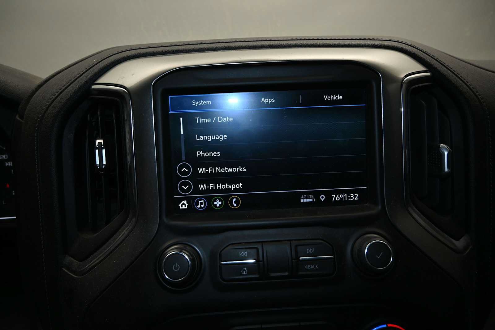 Used 2021 Chevrolet Silverado 1500 LT AWD/4WD image 16