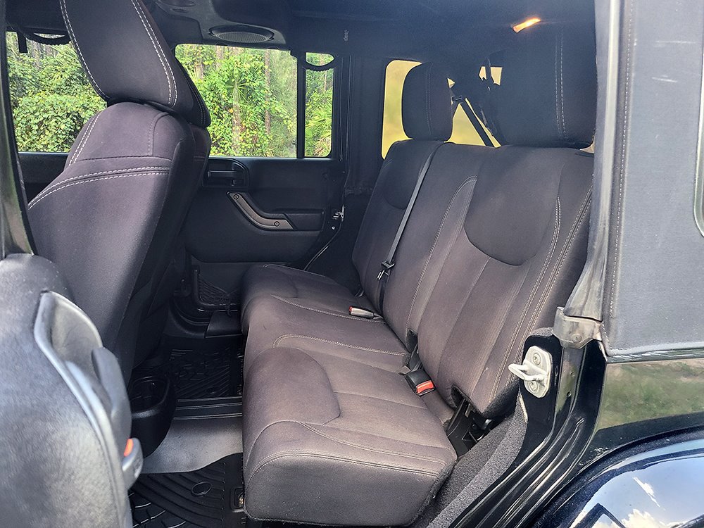 Used 2013 Jeep Wrangler Unlimited Sahara w/ Dual Top Group AWD/4WD image 18