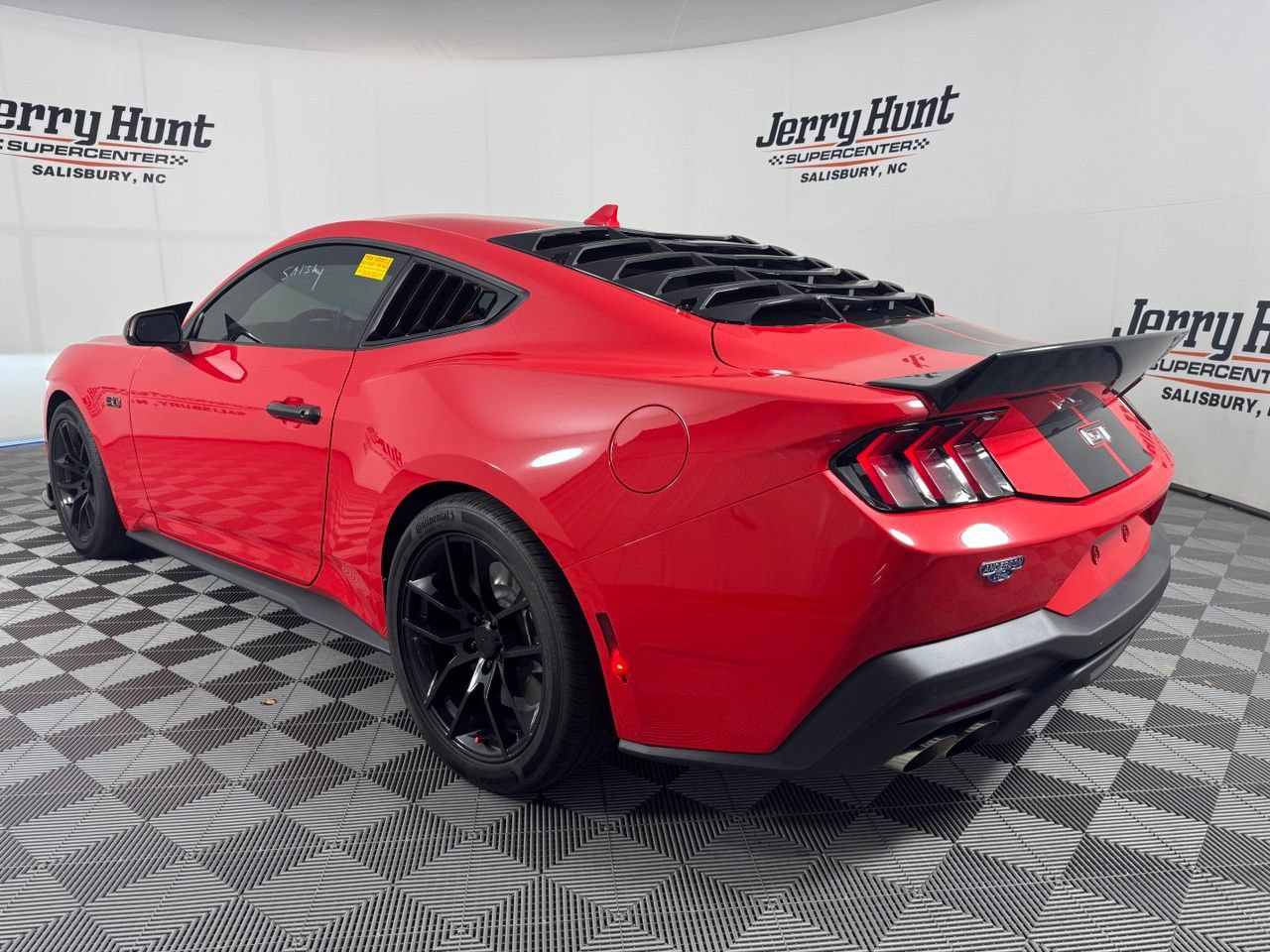 Used 2025 Ford Mustang GT Premium RWD image 9