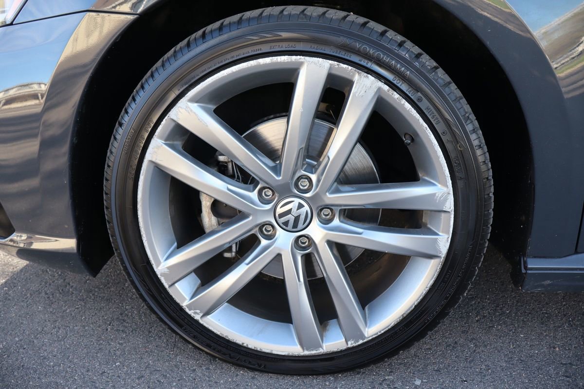 Used 2018 Volkswagen Passat 2.0T R-Line image 41