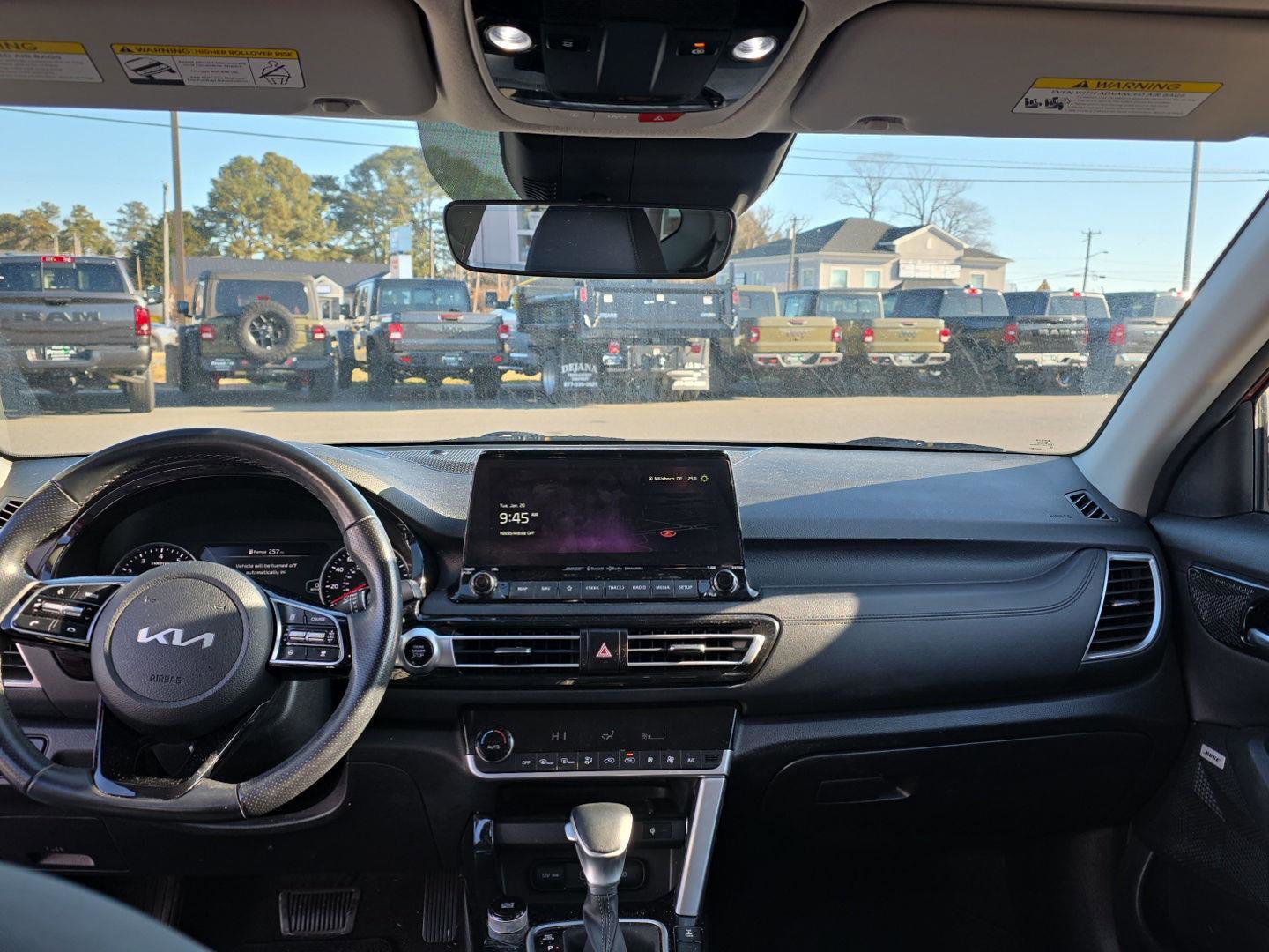 Used 2023 Kia Seltos SX image 28