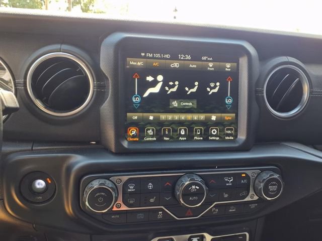 Certified 2022 Jeep Wrangler Unlimited Sahara w/ Cold Weather Group image 19