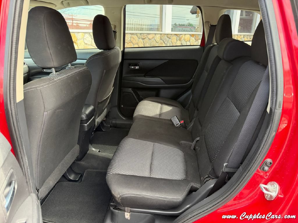 Used 2017 Mitsubishi Outlander ES AWD/4WD image 7