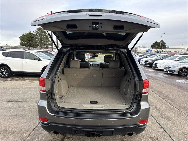 Used 2012 Jeep Grand Cherokee Laredo image 18