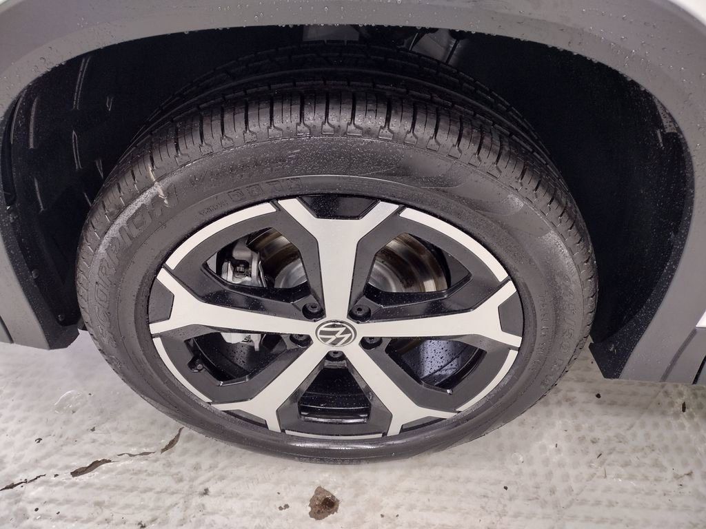 New 2026 Volkswagen Tiguan SE image 5