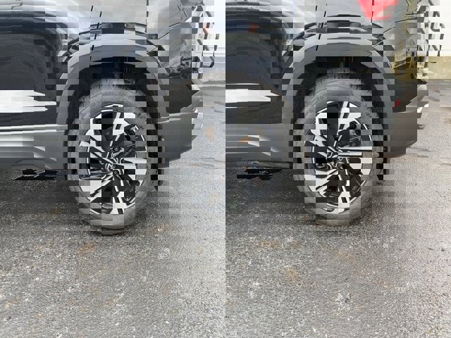 New 2024 Volkswagen Taos SE image 20