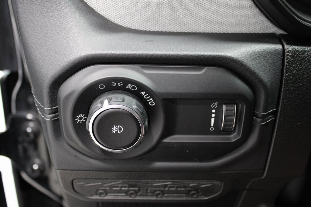 Used 2024 Jeep Wrangler Sahara image 26