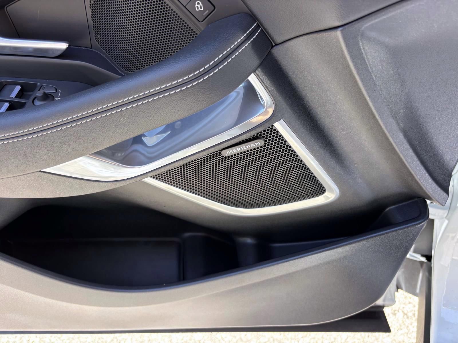 Used 2024 Jaguar E-PACE R-Dynamic SE image 13