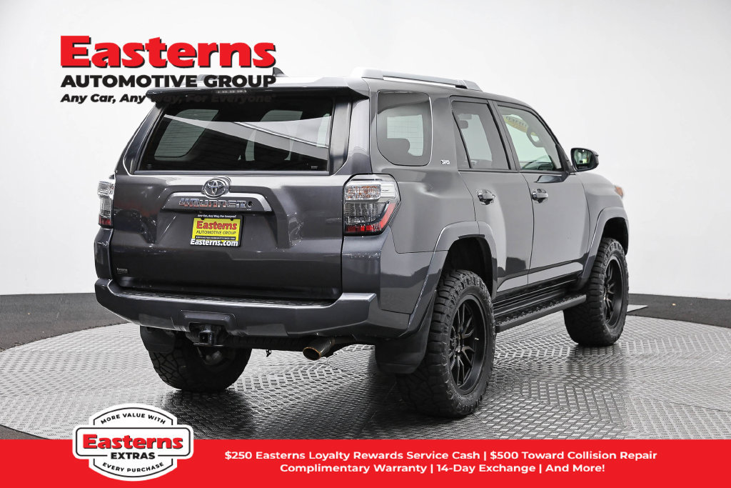 Used 2017 Toyota 4Runner SR5 AWD/4WD image 6