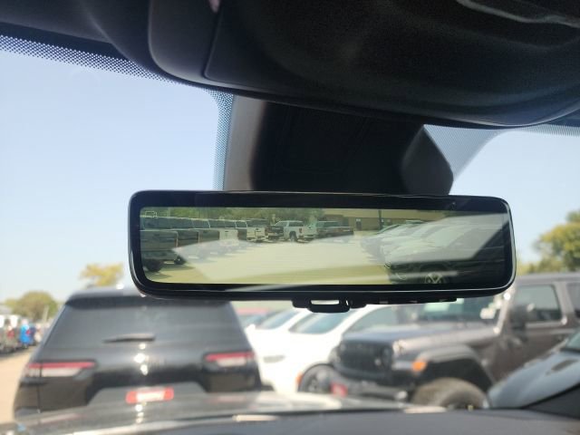 New 2025 Jeep Grand Cherokee Limited w/ Luxury Tech Group II image 5