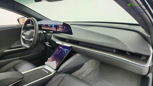 Used 2024 Lucid Air Touring image 21