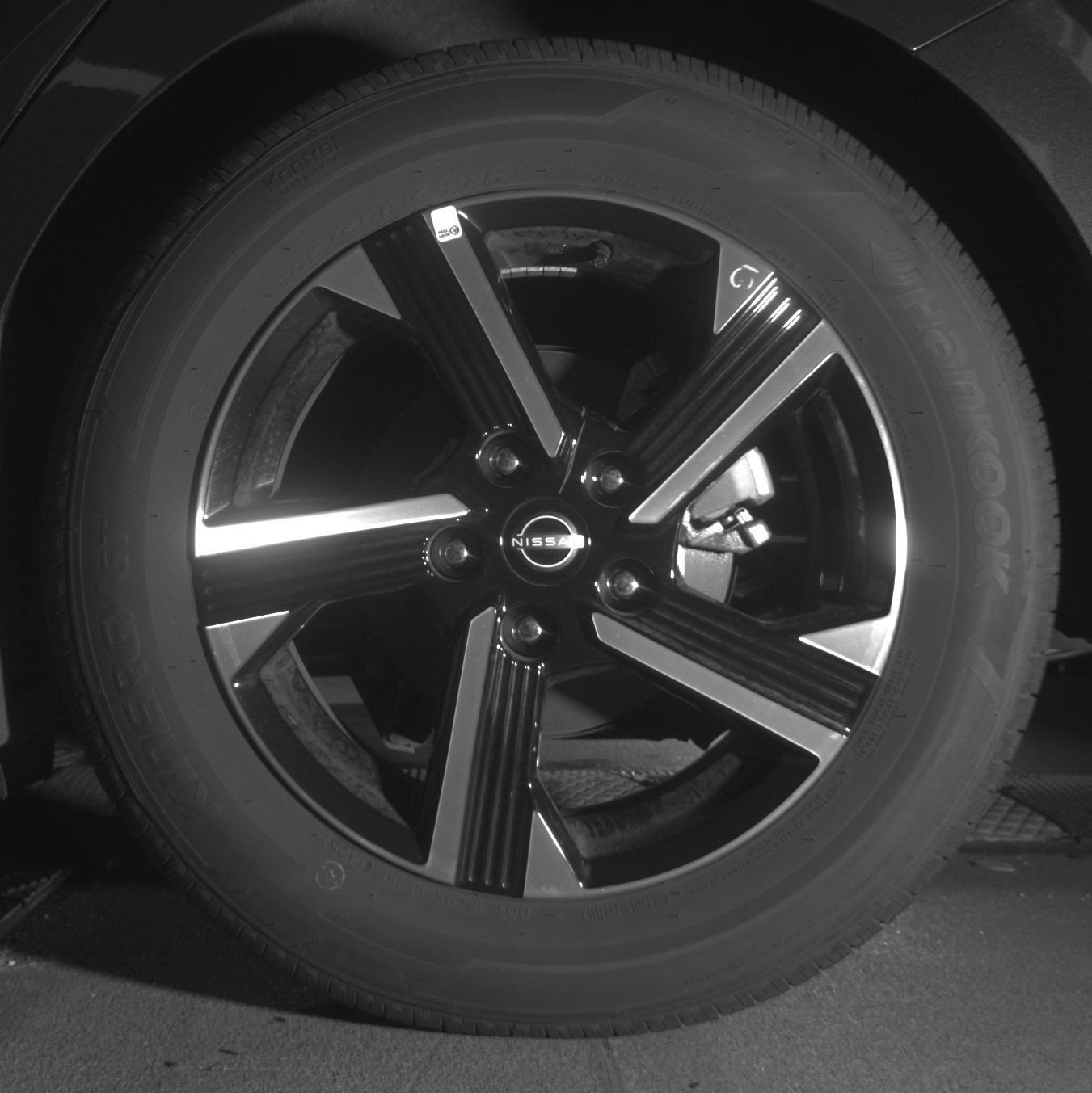 Used 2025 Nissan Sentra SV FWD image 17